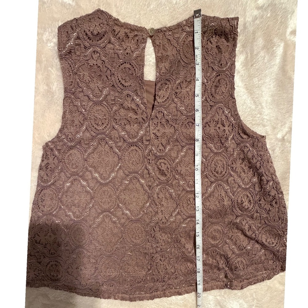 Altar'd State Mauve Lace Sleeveless Keyhole Back Top R10395 Small - Picture 9 of 10